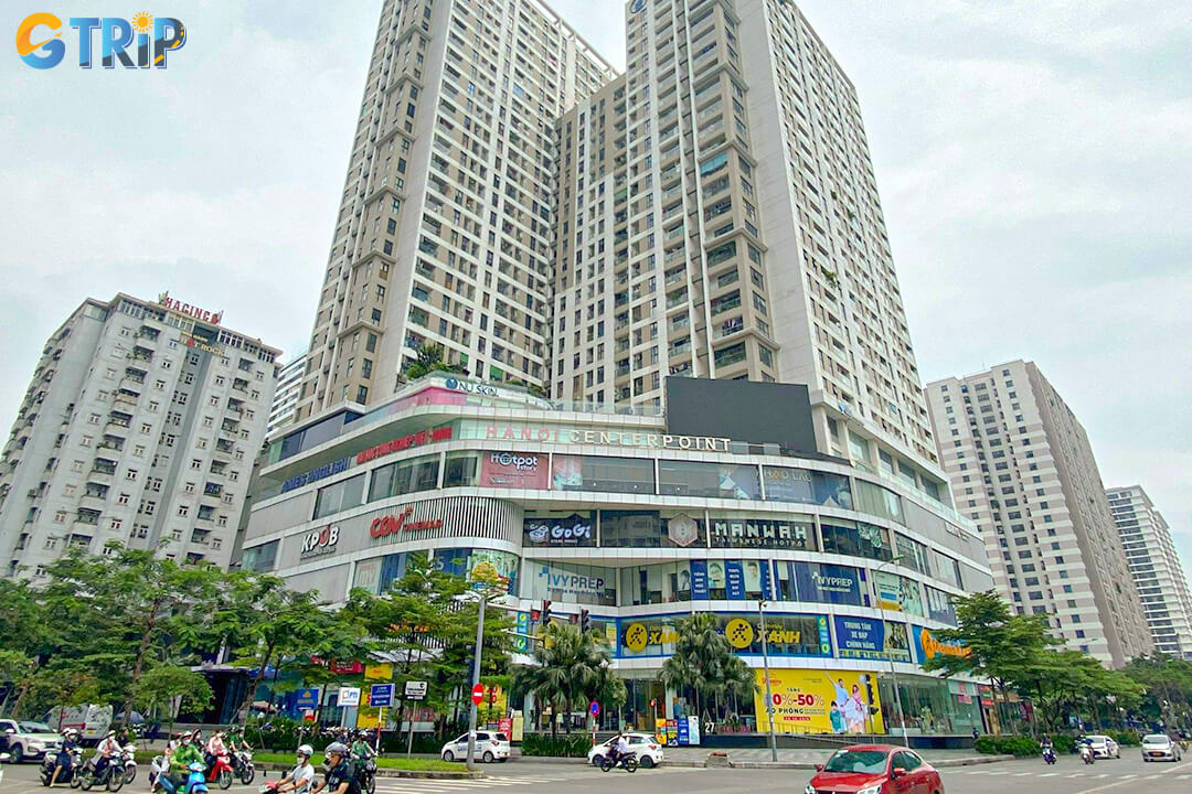Hanoi Center Point is a five-story mall in Cau Giay featuring 120+ stores, diverse dining, and family-friendly entertainment in a bright, modern space