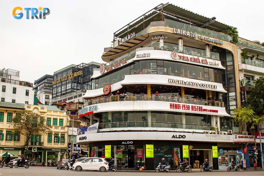 Hanoi’s Old Quarter offers a vibrant blend of history, street food, and local culture in the city’s most iconic neighborhood