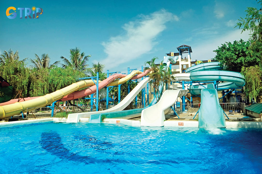 Ho Tay Water Park features multiple swimming pools, water slides of varying heights, and splash zones appropriate for different age groups