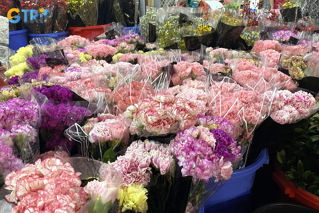 Ho Thi Ky Flower Market expanded to become one of the largest flower markets in Vietnam