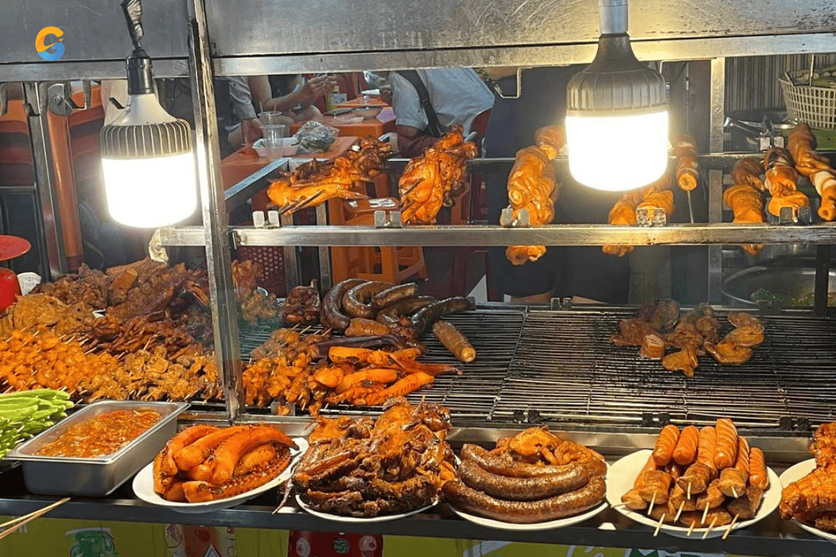 Ho Thi Ky Food Street Walking Tour (Evening)