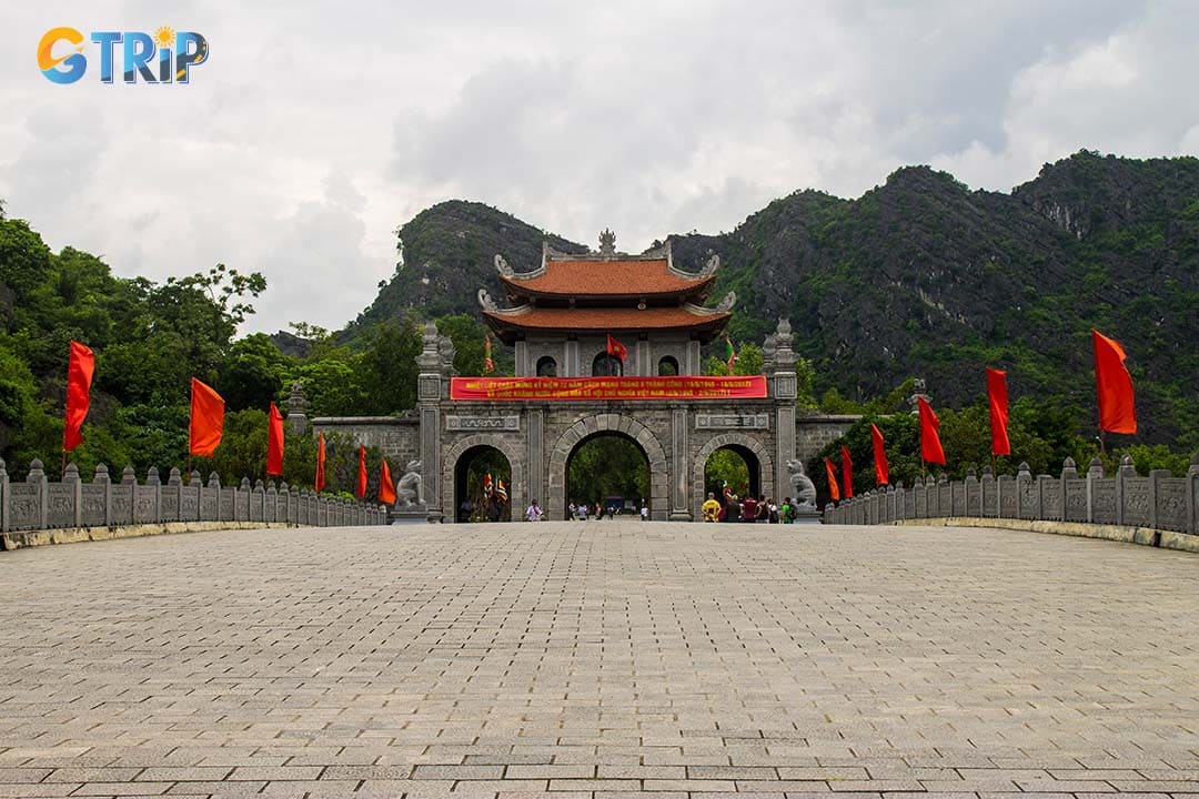 Start your day at Hoa Lu, a cultural heritage site showcasing Vietnam’s dynastic past with ancient temples and scenic surroundings