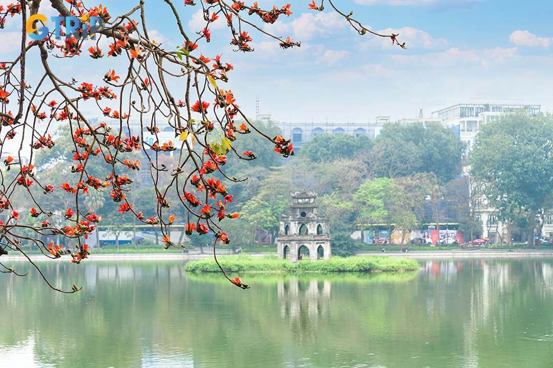 Hanoi's Old Quarter offers a captivating mix of ancient streets, French colonial architecture, and vibrant local life, where history and commerce intertwine