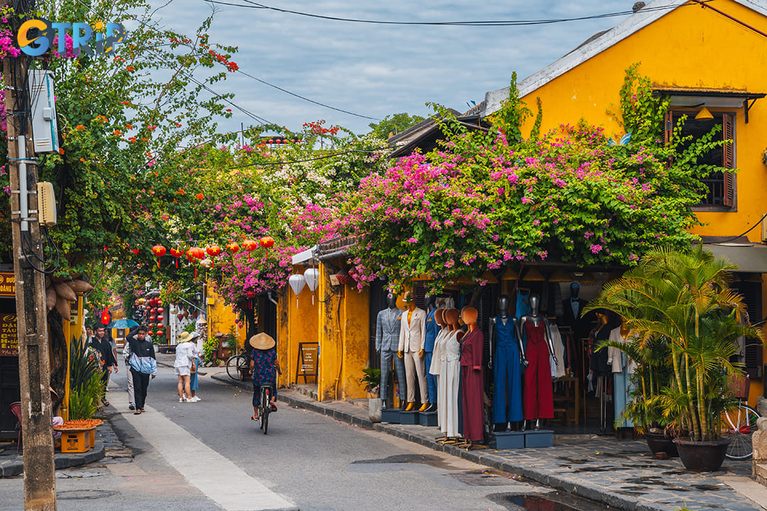 Hoi An Ancient Town is open to visitors daily, with the town itself accessible 24 hours a day