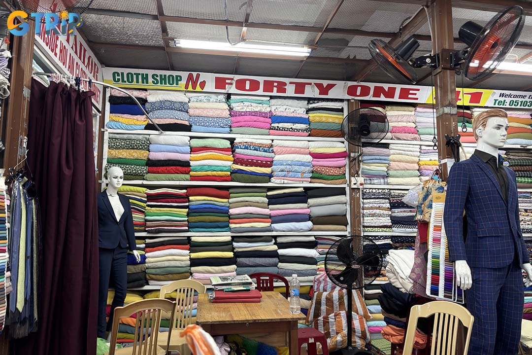 Hoi An Cloth Market offers a wide range of fabrics for visitors to choose