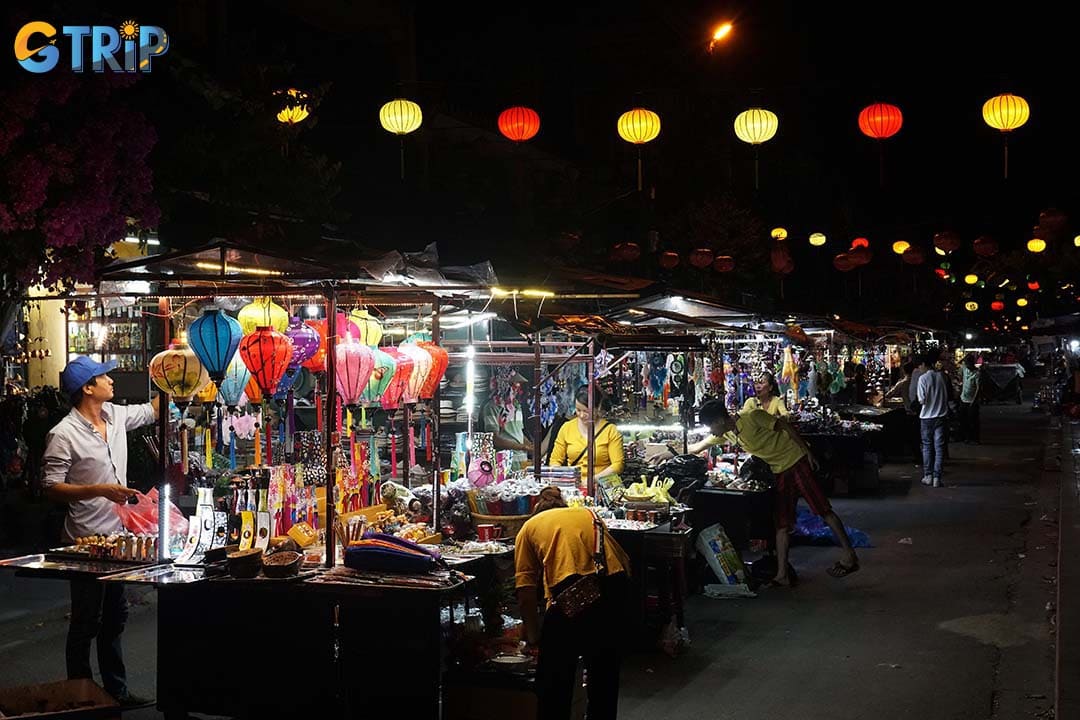 Hoi An Night Market becomes vibrant and more alive at night