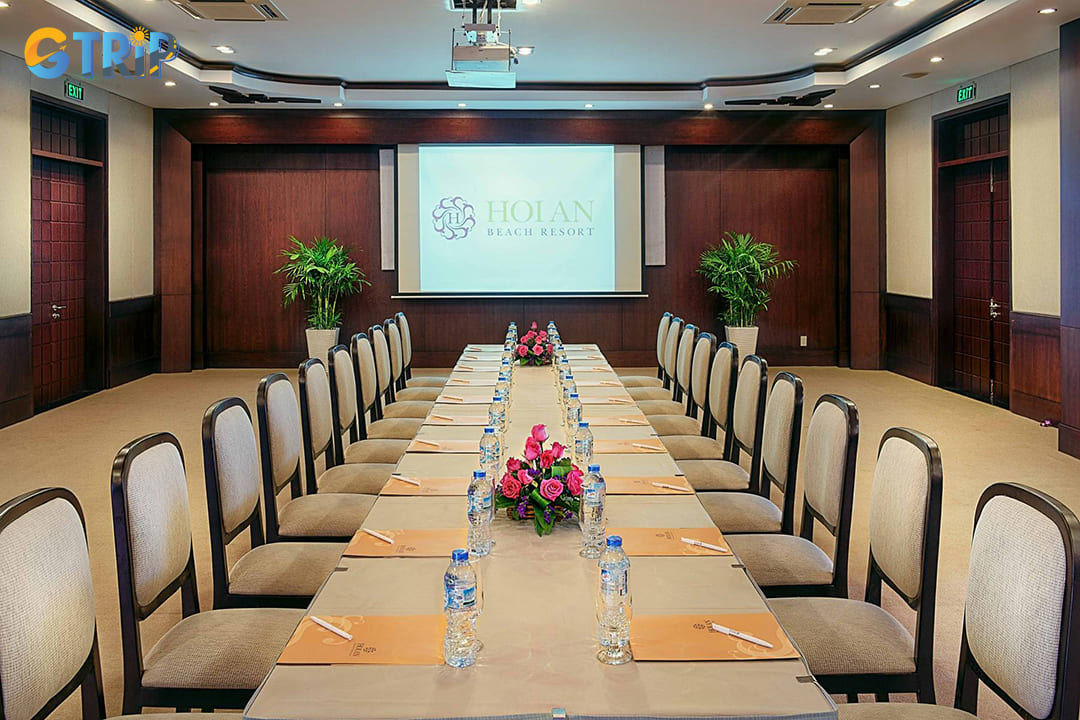 Hoi An’s dedicated convention spaces provide a professional setting for large-scale conferences, industry exhibitions, and networking events