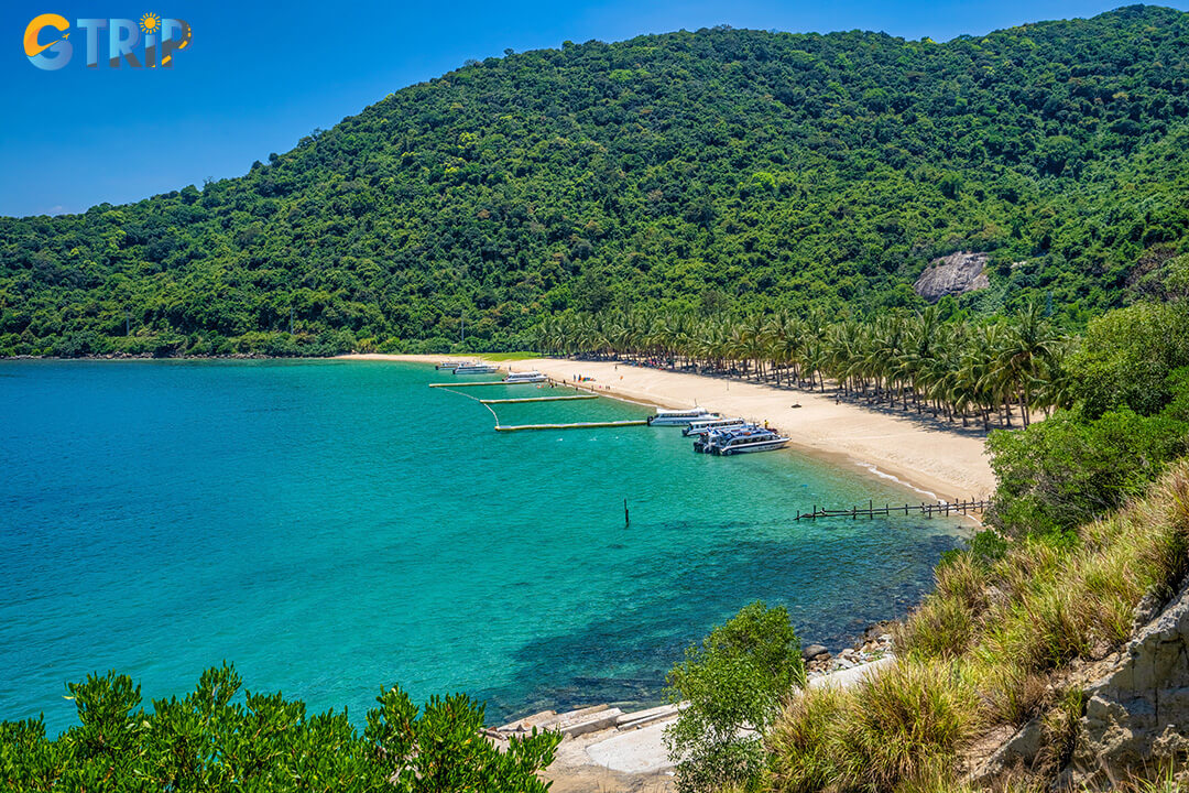 Hon Lao Island features diverse beaches, from lively Bai Ong to quiet, untouched spots like Bai Xep and Bai Huong