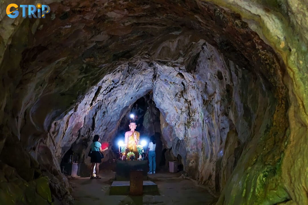 Huyen Khong Cave is a deeply spiritual sanctuary where natural light, Buddhist altars, and folk beliefs blend into a sacred space for prayer and reflection