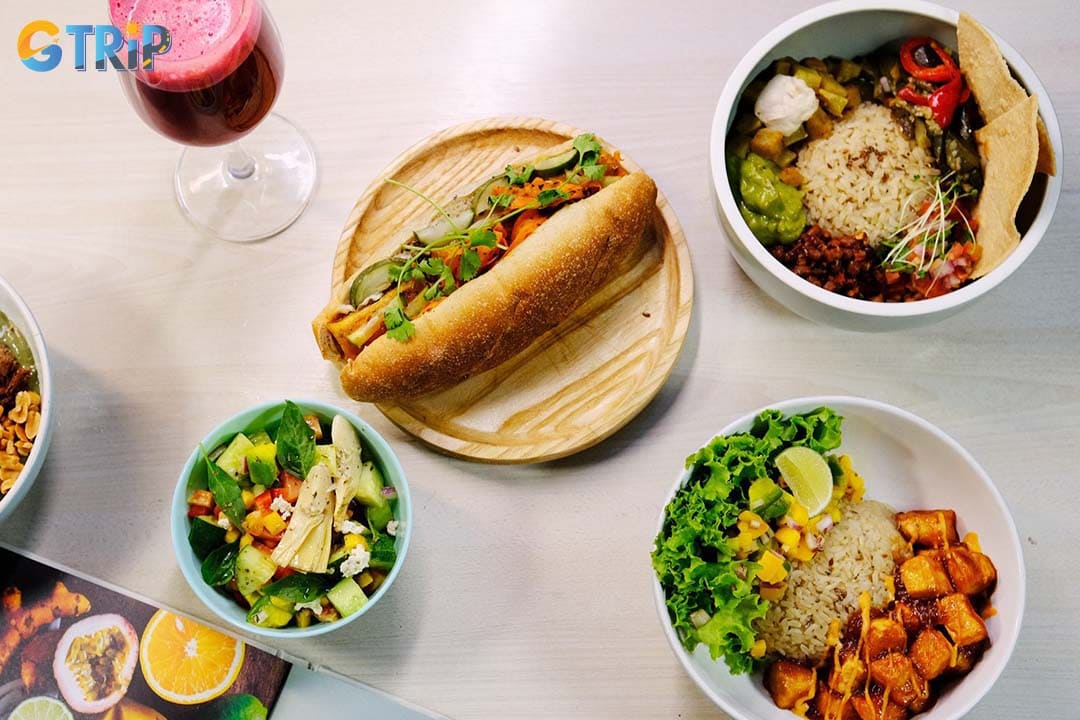 If you are a healthy person, you should choose Kurumi restaurant