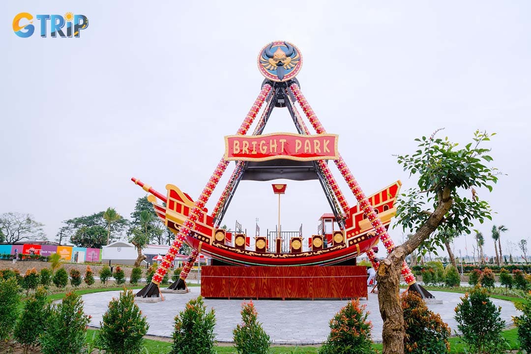 If you are a traditional thrill-seeker, you should try the pirate ship