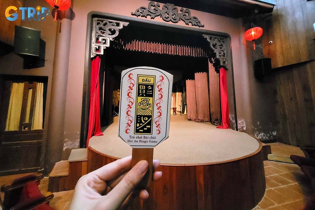 If you watch the bai choi performance, you can interact with this traditional folk art by joining the bingo game