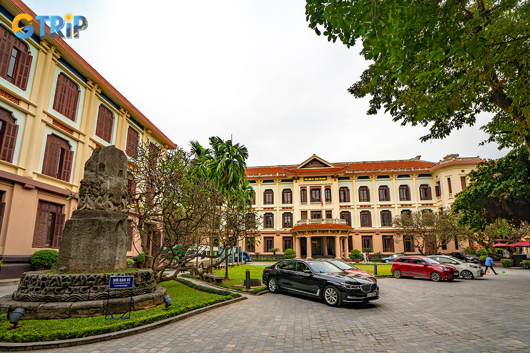 If you're renting a vehicle or have access to a private car or motorbike, reaching the museum is straightforward