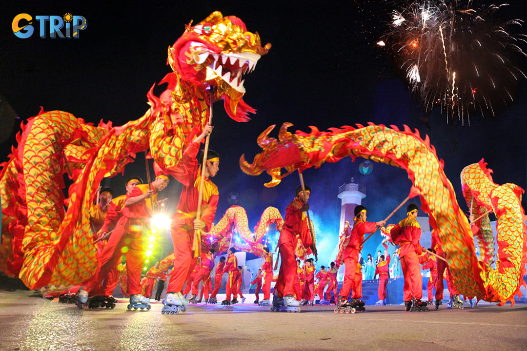 In April, Ha Long Bay comes alive with festivals that celebrate the region's culture and traditions