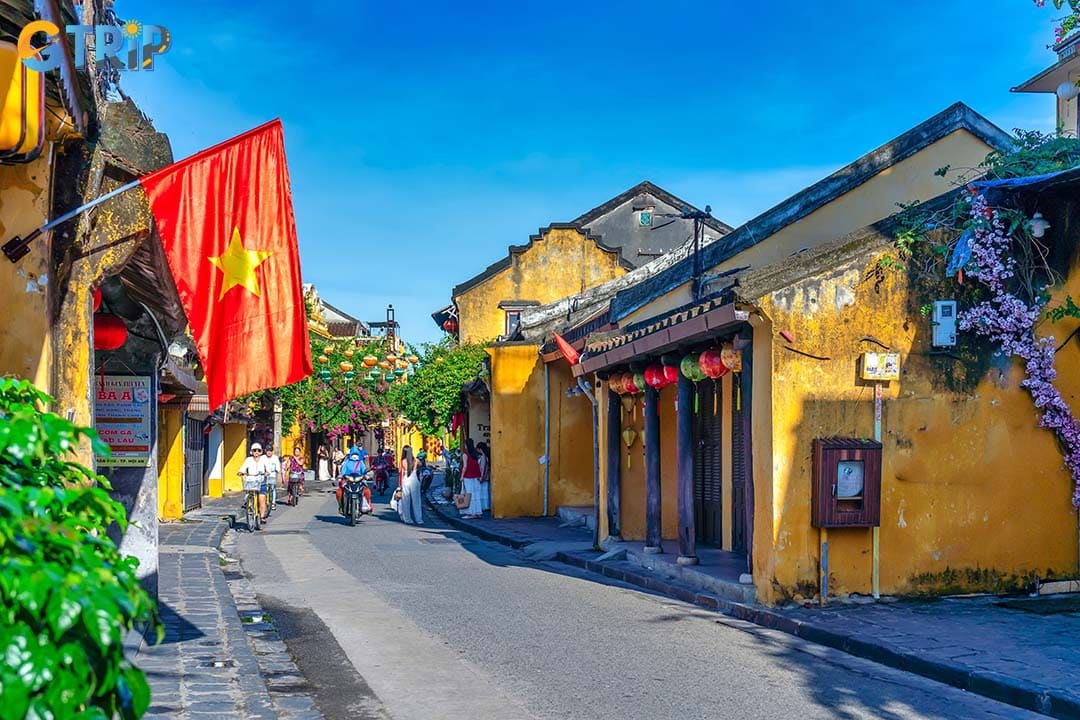 In history, Tran Phu Street played an important role as the ultimate commercial and cultural epicenter