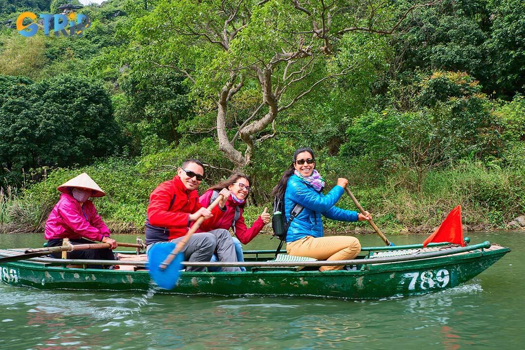 In Ninh Binh’s summer, wear light, breathable clothes and use sun protection to stay cool and comfortable