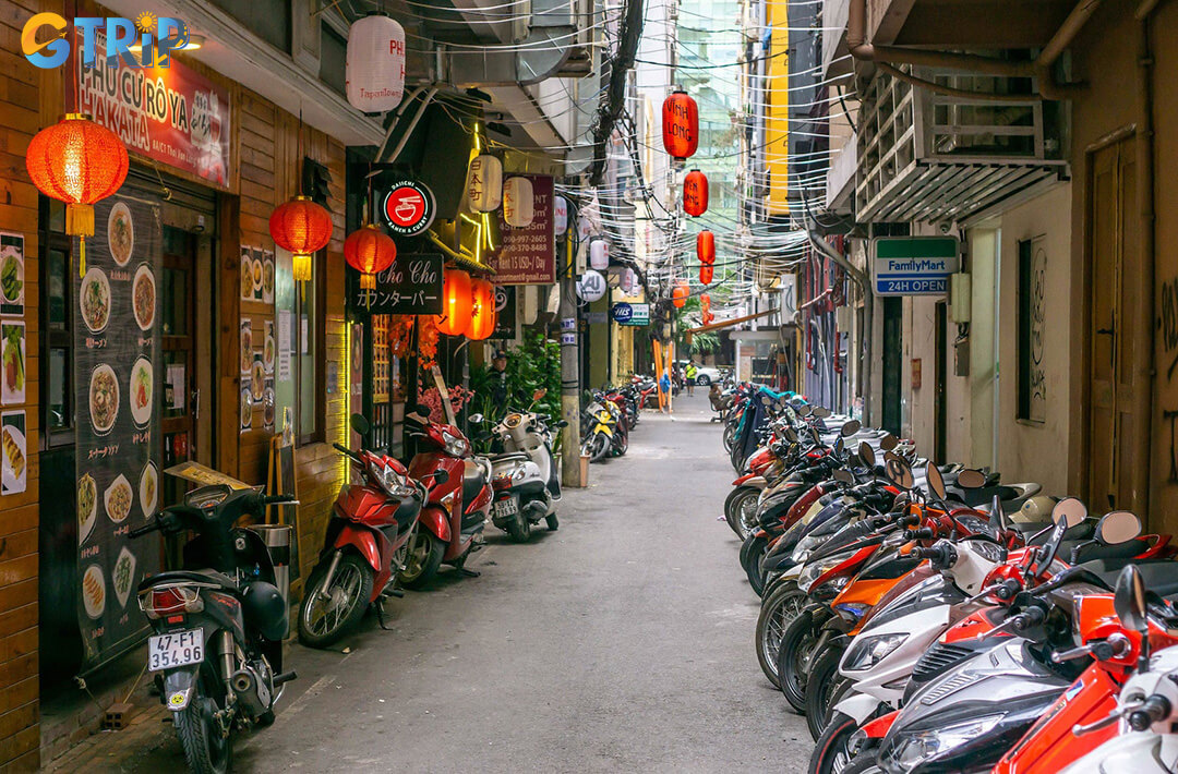 In the early morning, Japan Town reveals a calm, authentic charm, offering a peaceful contrast to its lively nighttime energy