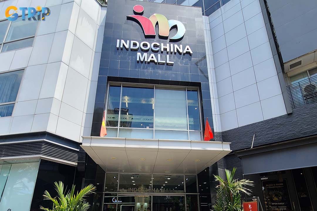 Indochina Riverside Mall combines boutique stores, restaurants, a luxury cinema, and riverside dining spaces