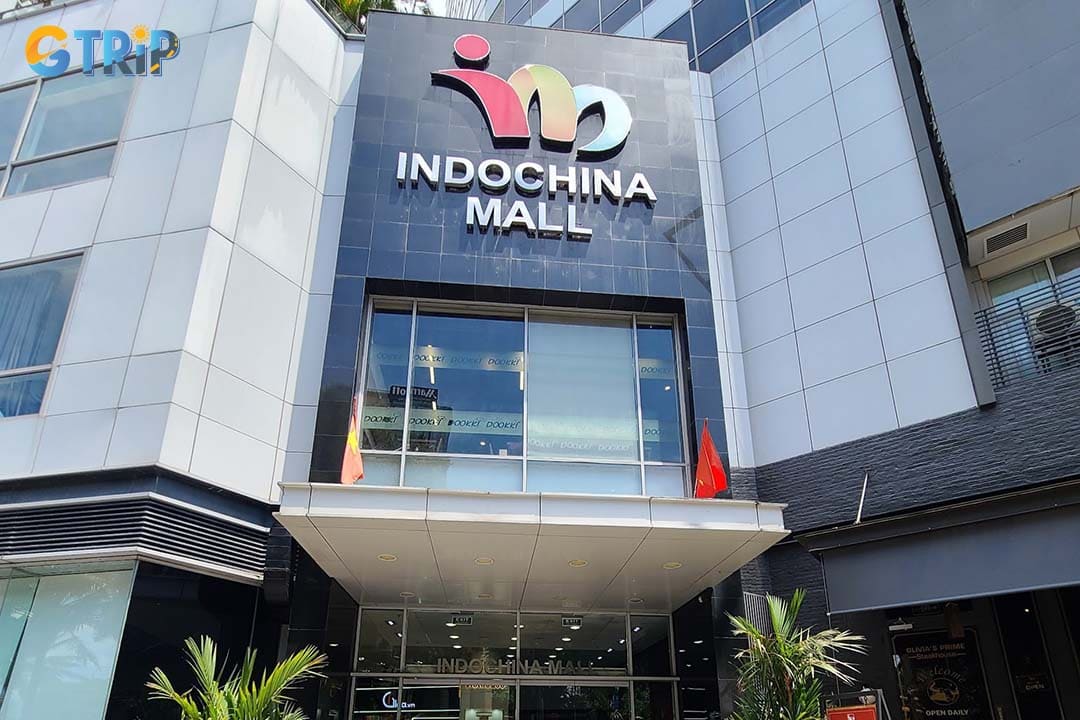 Indochina Riverside Mall delivers a refined shopping and dining experience on the Han River, where upscale boutiques and cafes are paired with stunning waterfront views