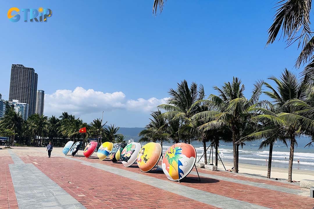 It’s easy to reach Man Thai Beach from Da Nang City center and from Hoi An