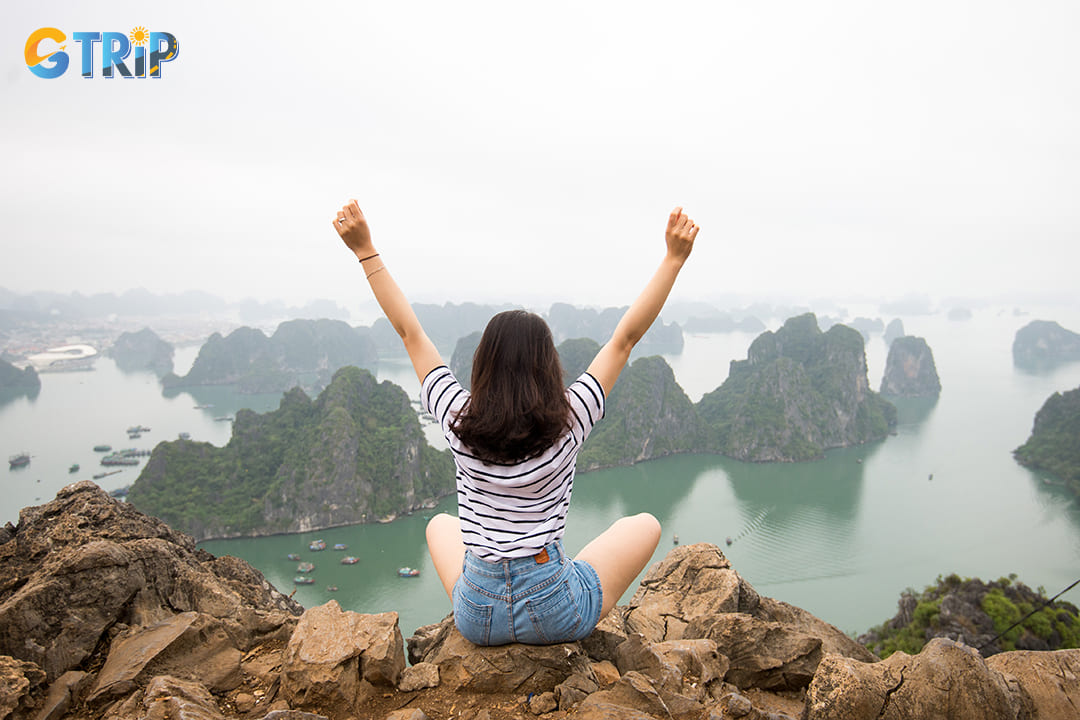 January’s pleasant temperatures make it an excellent time for hiking in Ha Long Bay