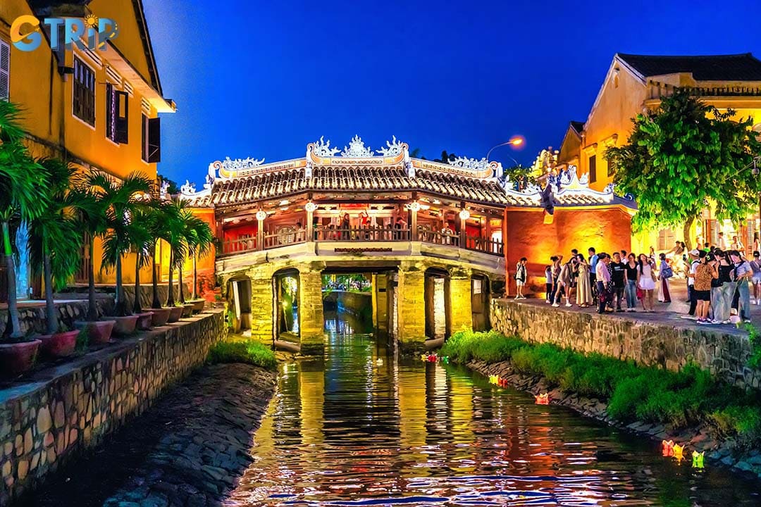 Japanese Covered Bridge is another famous bridge in Hoi An that you should visit