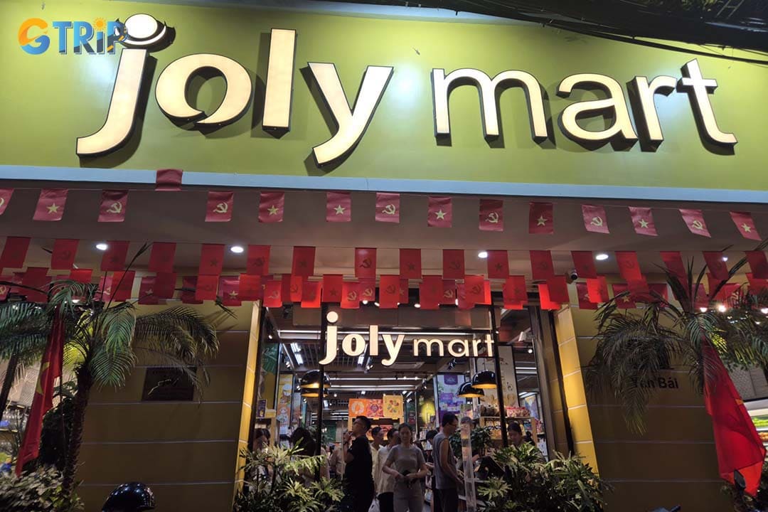 Joly Mart Supermarket offers a boutique, wellness-focused shopping experience in central Da Nang, known for its curated selection of imported and organic products