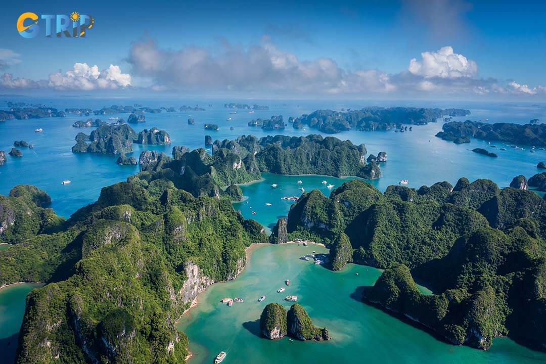 July in Ha Long Bay is hot, humid, and rainy, but its lush scenery and vibrant atmosphere make it ideal for photography