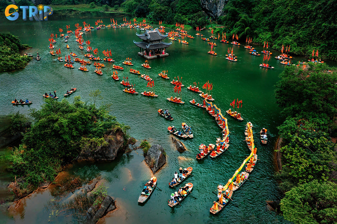 Just two hours from Hanoi, Ninh Binh enchants with limestone mountains, peaceful rivers, ancient temples, and scenic boat rides through Vietnam’s breathtaking countryside