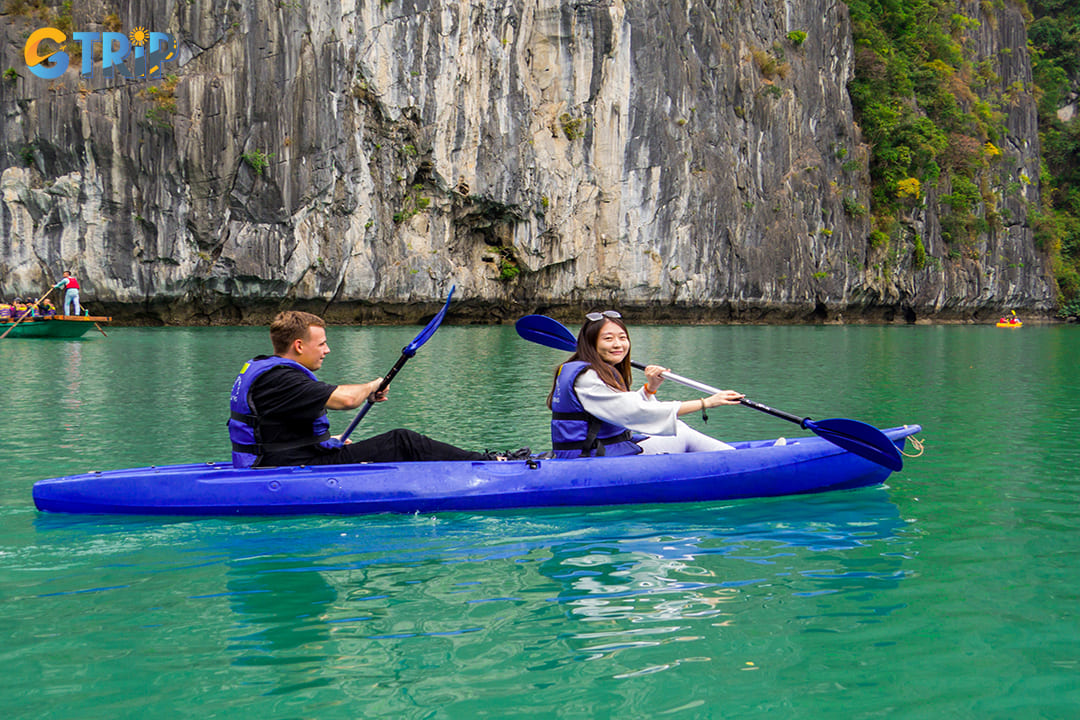 Kayaking in Luon Cave is one of the most popular activities