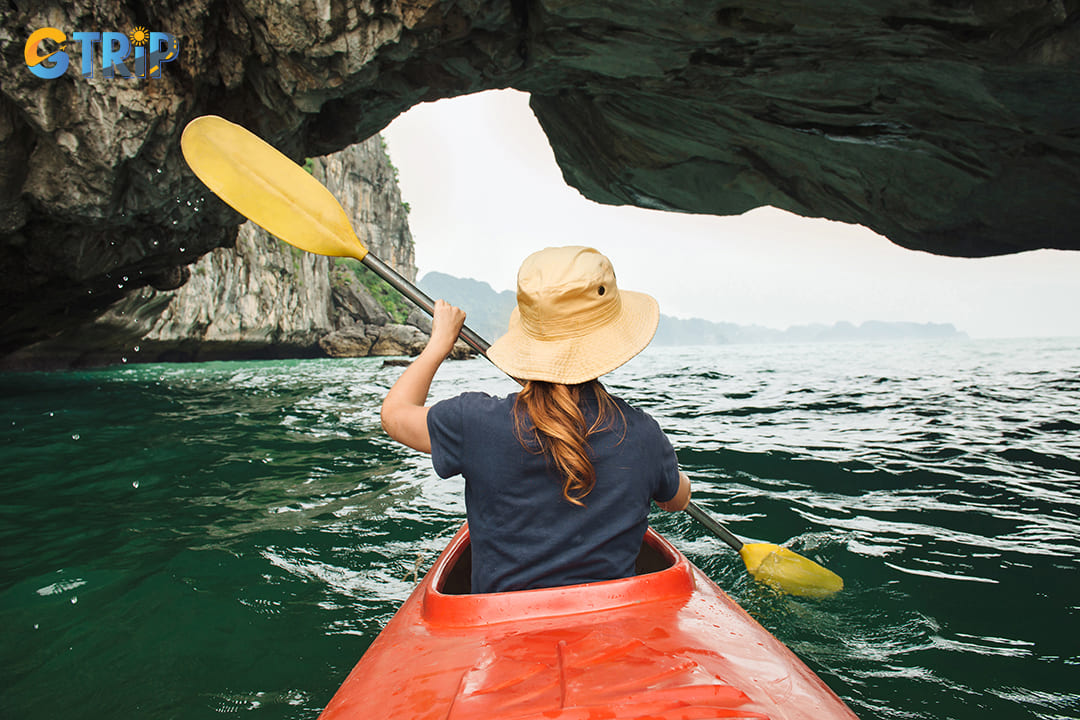 Kayaking is one of the most exhilarating Ha Long Bay outdoor activities to enjoy in January