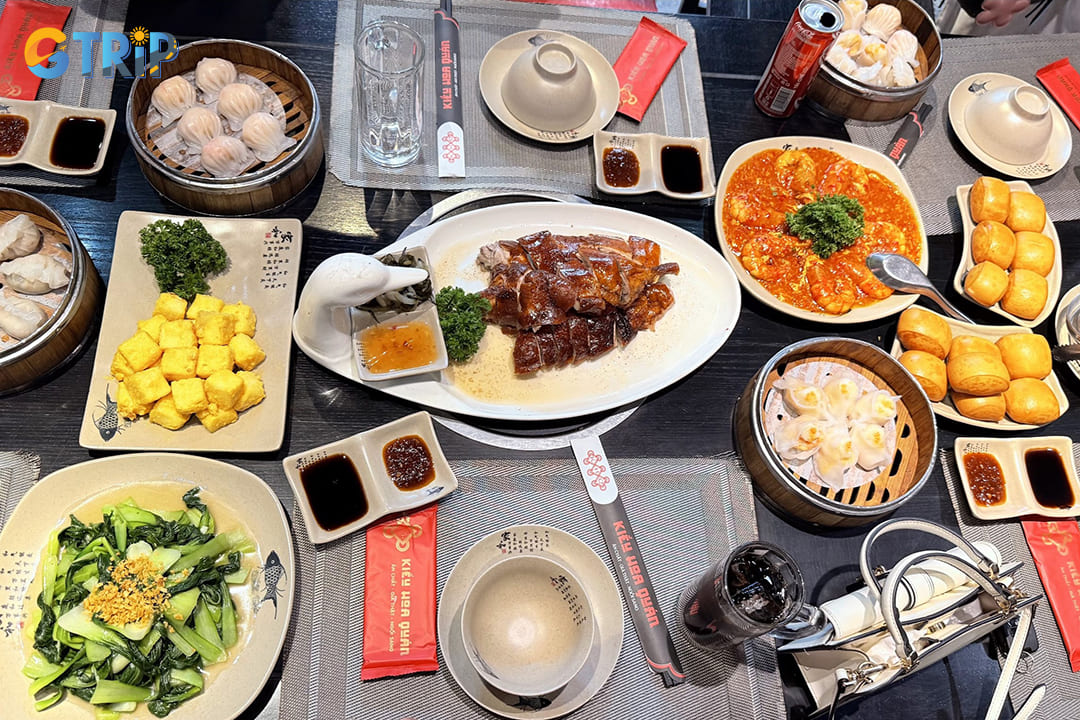 Kieu Hoa Quan stands out among Hanoi's Chinese restaurants for its exquisite Yunnan cuisine, a culinary tradition rarely found in the capital