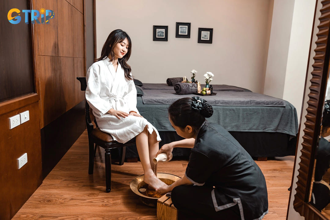 Known for meticulous care and absolute cleanliness, La Spa offers a variety of services such as facials, body treatments
