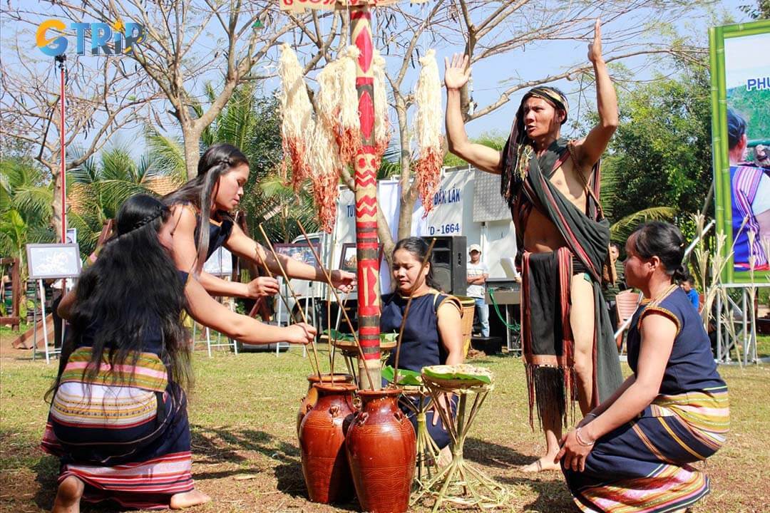 Kon Tu Rang’s festivals, with Gong performances, Xoang dances, and harvest celebrations, offer a vivid glimpse into the Xo Dang people's spiritual and communal life