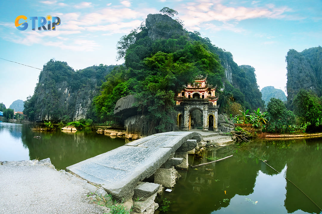 Surrounding landscape of Bich Dong Pagoda