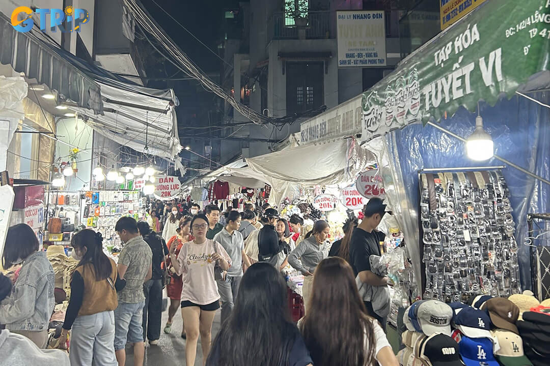 Le Duan Night Market is a local hotspot where shoppers can hunt for trendy clothes, shoes, and accessories at bargain prices