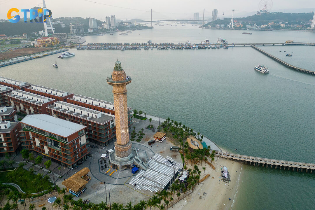 The view from the Sun World Lighthouse