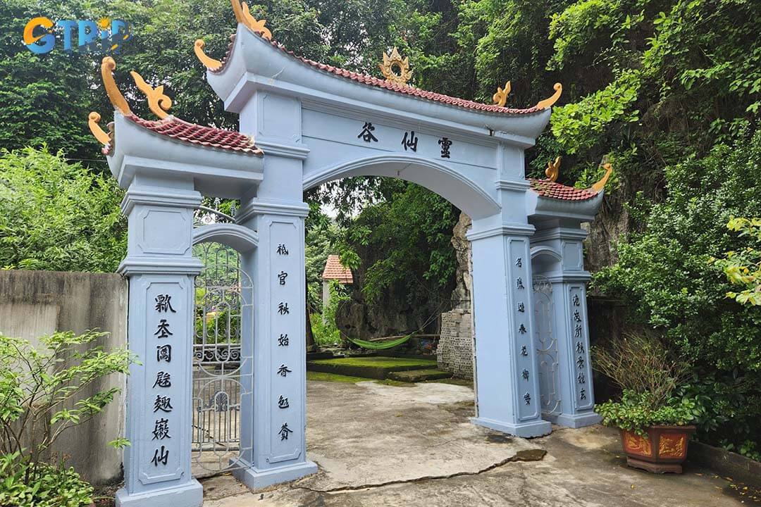 Gate of Linh Coc Pagoda