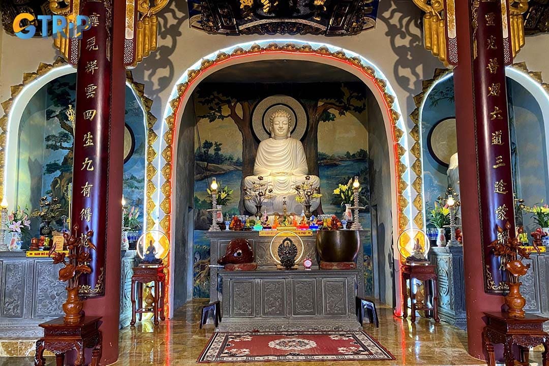 Linh Ung Pagoda Ba Na is a deeply revered spiritual sanctuary believed to offer “miraculous responses” to sincere prayers