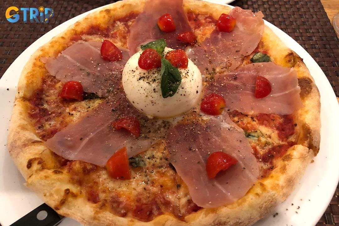 L'Italiano is a popular Italian restaurant in the An Thuong area known for wood-fired pizzas, homemade pasta, and a warm family-friendly atmosphere