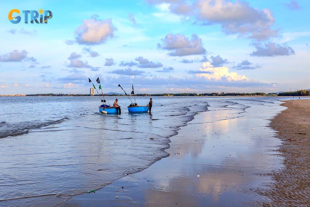 Long Hai Beach offers a peaceful landscape and many activities to do