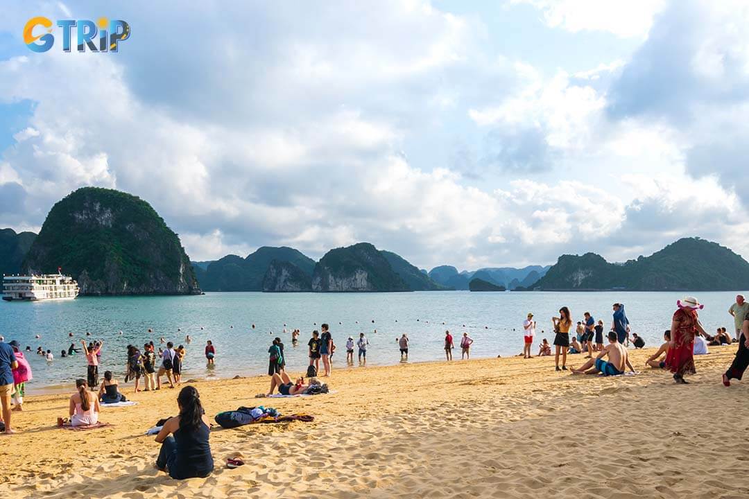 View of travelers get relaxing and swimming on the beach at Ti Top Island