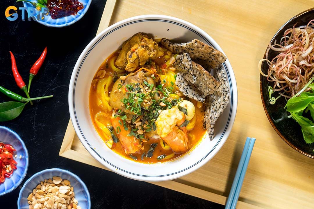 Mi quang is one of the most popular dishes in Hoi An that you should not miss