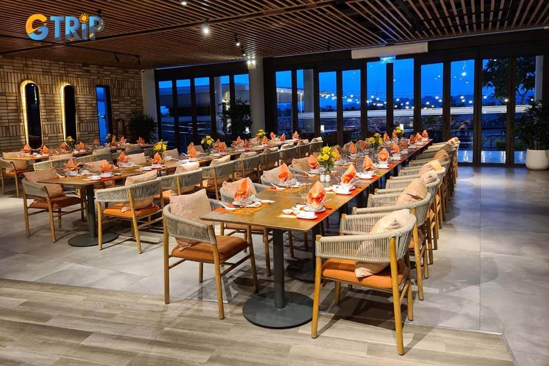 MICE event costs in Ha Long Bay range from $100 to $500 per person, depending on the event type, venue, and services offered