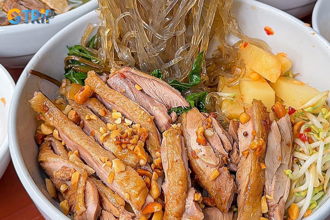 Mien ngan tron (mixed duck vermicelli) showcases the sophisticated side of Hanoi street food