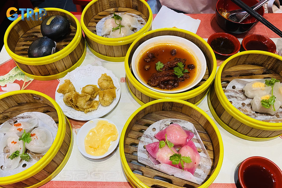Minh Ky stands as a hidden gem among Hanoi's Chinese culinary scene, specializing in authentic Cantonese-style dim sum and noodle dishes