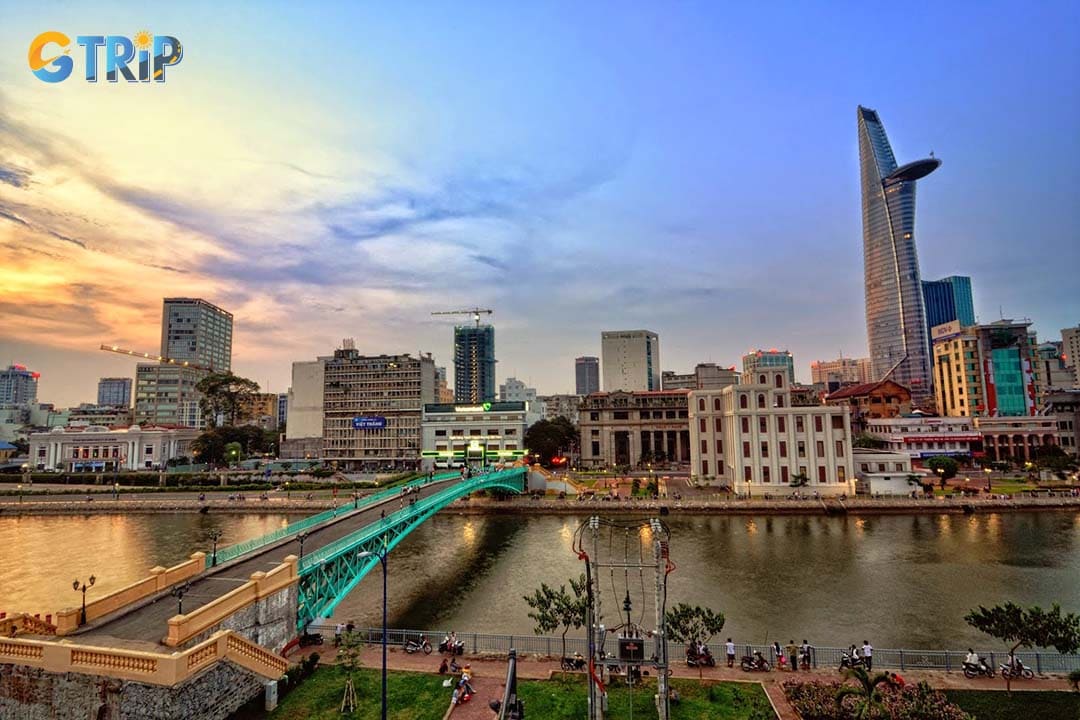 Mong Bridge is a centrally located pedestrian bridge in Ho Chi Minh City, connecting Vo Van Kiet Street with Ben Van Don Street across the Ben Nghe Canal