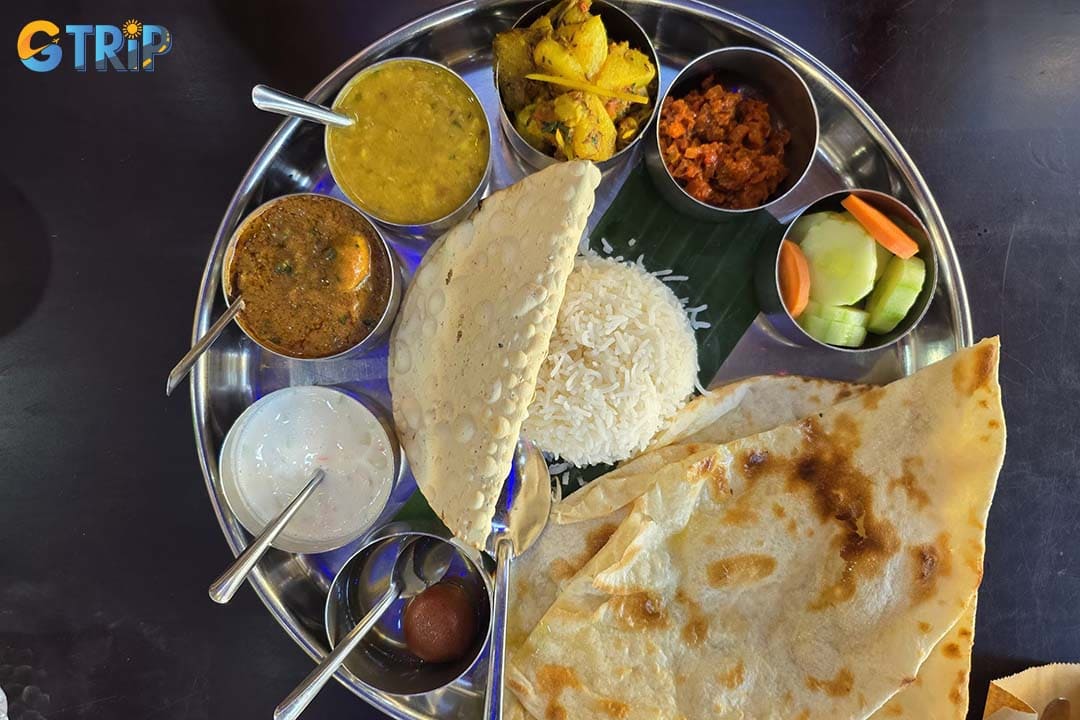 Mumtaz is one of Da Nang’s longest-running Indian restaurants, serving traditional North Indian cuisine near My Khe Beach