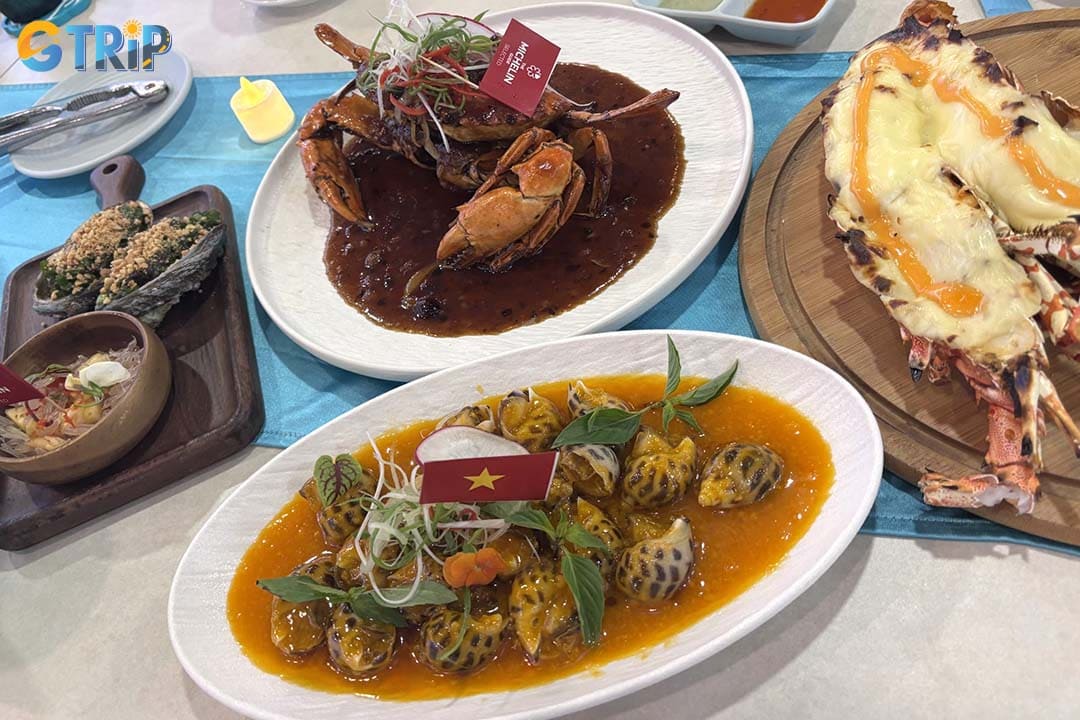 My Hanh Seafood is a long-established beachfront seafood restaurant offering ocean views, premium service, and expertly prepared live seafood