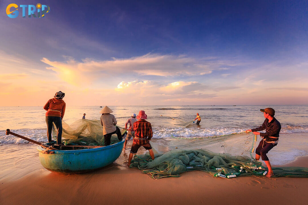 Nam O Fishing Village captivates visitors with its 700-year history, legendary traditional fish sauce, and dramatic setting where Hai Van Pass’s mountains meet the sea